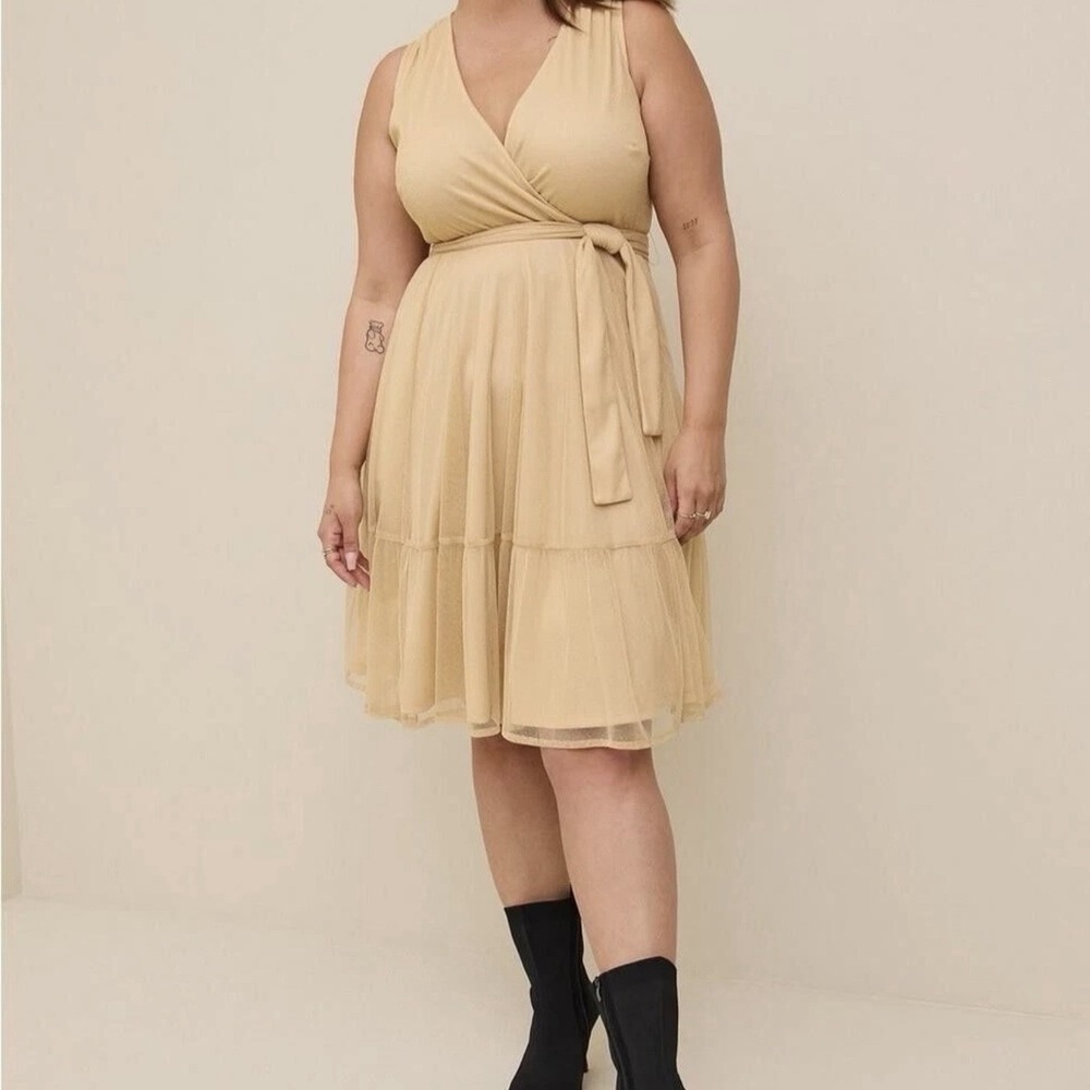 Torrid At The Knee Glitter Lurex Surplice Tiered Dress Tan Gold Size 2 NEW Event
